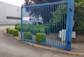 Metal Gate Painting Milton Keynes